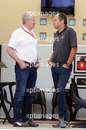 (L to R): Dr Helmut Marko (AUT) Red Bull Motorsport Consultant with Gerhard Berger (AUT). 02.04.2016. Formula 1 World Championship, Rd 2, Bahrain Grand Prix, Sakhir, Bahrain, Qualifying Day.