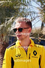 Kevin Magnussen (DEN) Renault Sport F1 Team. 02.04.2016. Formula 1 World Championship, Rd 2, Bahrain Grand Prix, Sakhir, Bahrain, Qualifying Day.