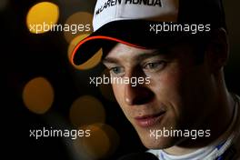 Stoffel Vandoorne (BEL), McLaren F1 Team  02.04.2016. Formula 1 World Championship, Rd 2, Bahrain Grand Prix, Sakhir, Bahrain, Qualifying Day.