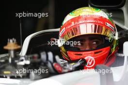 Esteban Gutierrez (MEX) Haas F1 Team VF-16. 02.04.2016. Formula 1 World Championship, Rd 2, Bahrain Grand Prix, Sakhir, Bahrain, Qualifying Day.