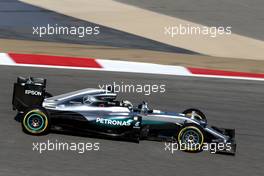 Lewis Hamilton (GBR), Mercedes AMG F1 Team  02.04.2016. Formula 1 World Championship, Rd 2, Bahrain Grand Prix, Sakhir, Bahrain, Qualifying Day.