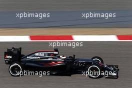 Stoffel Vandoorne (BEL), McLaren F1 Team  02.04.2016. Formula 1 World Championship, Rd 2, Bahrain Grand Prix, Sakhir, Bahrain, Qualifying Day.