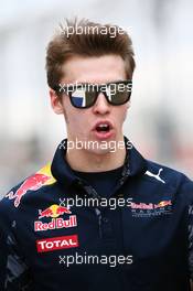 Daniil Kvyat (RUS) Red Bull Racing. 31.03.2016. Formula 1 World Championship, Rd 2, Bahrain Grand Prix, Sakhir, Bahrain, Preparation Day.