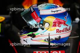 The helmet of Daniel Ricciardo (AUS) Red Bull Racing. 11.11.2016. Formula 1 World Championship, Rd 20, Brazilian Grand Prix, Sao Paulo, Brazil, Practice Day.