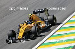 Jolyon Palmer (GBR) Renault Sport F1 Team RS16 with a Halo cockpit cover. 11.11.2016. Formula 1 World Championship, Rd 20, Brazilian Grand Prix, Sao Paulo, Brazil, Practice Day.