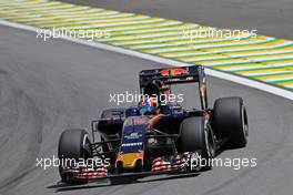 Daniil Kvyat (RUS) Scuderia Toro Rosso  11.11.2016. Formula 1 World Championship, Rd 20, Brazilian Grand Prix, Sao Paulo, Brazil, Practice Day.