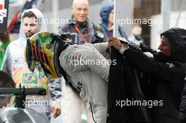 Lewis Hamilton (GBR) Mercedes AMG F1 on the grid. 13.11.2016. Formula 1 World Championship, Rd 20, Brazilian Grand Prix, Sao Paulo, Brazil, Race Day.