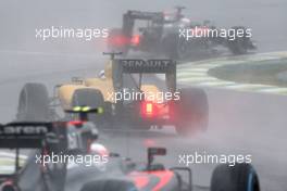 Kevin Magnussen (DEN) Renault Sport F1 Team  13.11.2016. Formula 1 World Championship, Rd 20, Brazilian Grand Prix, Sao Paulo, Brazil, Race Day.