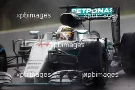 Race winner Lewis Hamilton (GBR) Mercedes AMG F1 W07 Hybrid celebrates at the end of the race. 13.11.2016. Formula 1 World Championship, Rd 20, Brazilian Grand Prix, Sao Paulo, Brazil, Race Day.
