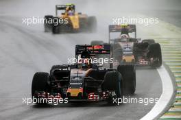 Daniil Kvyat (RUS) Scuderia Toro Rosso STR11. 13.11.2016. Formula 1 World Championship, Rd 20, Brazilian Grand Prix, Sao Paulo, Brazil, Race Day.