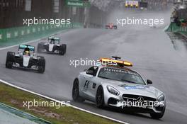 Lewis Hamilton (GBR) Mercedes AMG F1 W07 Hybrid leads behind the FIA Safety Car. 13.11.2016. Formula 1 World Championship, Rd 20, Brazilian Grand Prix, Sao Paulo, Brazil, Race Day.