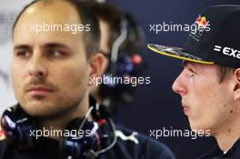 (L to R): Gianpiero Lambiase (ITA) Red Bull Racing Engineer with Max Verstappen (NLD) Red Bull Racing. 12.11.2016. Formula 1 World Championship, Rd 20, Brazilian Grand Prix, Sao Paulo, Brazil, Qualifying Day.