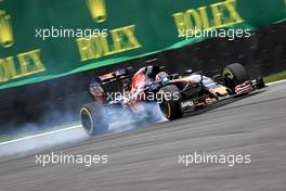 Daniil Kvyat (RUS) Scuderia Toro Rosso STR11 locks up under braking. 12.11.2016. Formula 1 World Championship, Rd 20, Brazilian Grand Prix, Sao Paulo, Brazil, Qualifying Day.