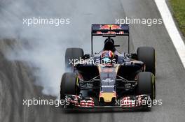 Daniil Kvyat (RUS) Scuderia Toro Rosso STR11 locks up under braking. 12.11.2016. Formula 1 World Championship, Rd 20, Brazilian Grand Prix, Sao Paulo, Brazil, Qualifying Day.