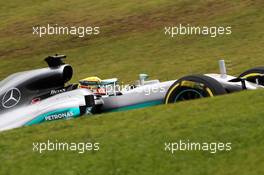 Lewis Hamilton (GBR) Mercedes AMG F1 W07 Hybrid. 12.11.2016. Formula 1 World Championship, Rd 20, Brazilian Grand Prix, Sao Paulo, Brazil, Qualifying Day.