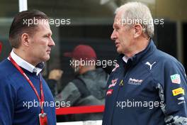 (L to R): Jos Verstappen (NLD) with Dr Helmut Marko (AUT) Red Bull Motorsport Consultant. 13.11.2016. Formula 1 World Championship, Rd 20, Brazilian Grand Prix, Sao Paulo, Brazil, Race Day.