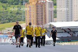 Sergey Sirotkin (RUS) Renault Sport F1 Team Test Driver walks the circuit with the team. 10.11.2016. Formula 1 World Championship, Rd 20, Brazilian Grand Prix, Sao Paulo, Brazil, Preparation Day.