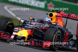 Daniel Ricciardo (AUS), Red Bull Racing  10.06.2016. Formula 1 World Championship, Rd 7, Canadian Grand Prix, Montreal, Canada, Practice Day.