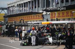 Nico Hulkenberg (GER) Sahara Force India F1 VJM09 makes a pit stop. 12.06.2016. Formula 1 World Championship, Rd 7, Canadian Grand Prix, Montreal, Canada, Race Day.