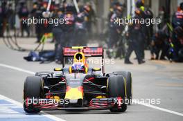 Max Verstappen (NLD) Red Bull Racing RB12 makes a pit stop. 12.06.2016. Formula 1 World Championship, Rd 7, Canadian Grand Prix, Montreal, Canada, Race Day.