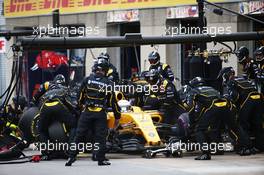Kevin Magnussen (DEN) Renault Sport F1 Team RS16 makes a pit stop. 12.06.2016. Formula 1 World Championship, Rd 7, Canadian Grand Prix, Montreal, Canada, Race Day.
