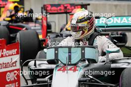 Pole sitter Lewis Hamilton (GBR) Mercedes AMG F1 W07 Hybrid in qualifying parc ferme. 11.06.2016. Formula 1 World Championship, Rd 7, Canadian Grand Prix, Montreal, Canada, Qualifying Day.