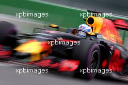 Daniel Ricciardo (AUS), Red Bull Racing  11.06.2016. Formula 1 World Championship, Rd 7, Canadian Grand Prix, Montreal, Canada, Qualifying Day.