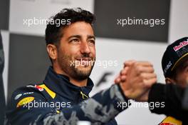 Daniel Ricciardo (AUS) Red Bull Racing with fans. 09.06.2016. Formula 1 World Championship, Rd 7, Canadian Grand Prix, Montreal, Canada, Preparation Day.