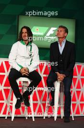 (L to R): Carles Puyol (ESP) Former Football Player and David Coulthard (GBR) Red Bull Racing and Scuderia Toro Advisor / Channel 4 F1 Commentator, at a Heineken sponsorship announcement. 09.06.2016. Formula 1 World Championship, Rd 7, Canadian Grand Prix, Montreal, Canada, Preparation Day.