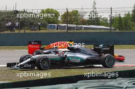 Lewis Hamilton (GBR) Mercedes AMG F1 W07 Hybrid spins. 15.04.2016. Formula 1 World Championship, Rd 3, Chinese Grand Prix, Shanghai, China, Practice Day.