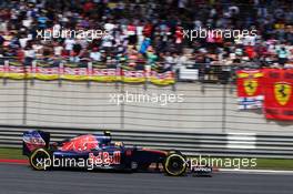 Carlos Sainz Jr (ESP) Scuderia Toro Rosso STR11. 17.04.2016. Formula 1 World Championship, Rd 3, Chinese Grand Prix, Shanghai, China, Race Day.