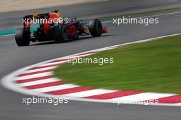 Daniil Kvyat (RUS) Red Bull Racing RB12. 17.04.2016. Formula 1 World Championship, Rd 3, Chinese Grand Prix, Shanghai, China, Race Day.