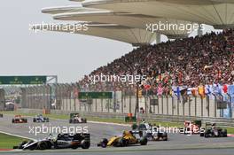 Sergio Perez (MEX) Sahara Force India F1 VJM09 and Valtteri Bottas (FIN) Williams FW38 battle for position. 17.04.2016. Formula 1 World Championship, Rd 3, Chinese Grand Prix, Shanghai, China, Race Day.