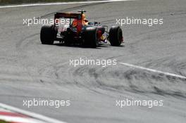 Daniil Kvyat (RUS) Red Bull Racing RB12. 17.04.2016. Formula 1 World Championship, Rd 3, Chinese Grand Prix, Shanghai, China, Race Day.