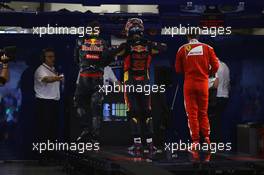 (L to R): Daniil Kvyat (RUS) Red Bull Racing; Carlos Sainz Jr (ESP) Scuderia Toro Rosso; and Sebastian Vettel (GER) Ferrari in parc ferme. 16.04.2016. Formula 1 World Championship, Rd 3, Chinese Grand Prix, Shanghai, China, Qualifying Day.