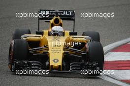 Kevin Magnussen (DEN) Renault Sport F1 Team RS16. 16.04.2016. Formula 1 World Championship, Rd 3, Chinese Grand Prix, Shanghai, China, Qualifying Day.