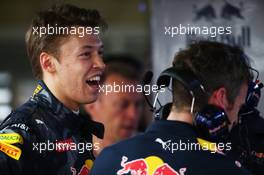 Daniil Kvyat (RUS) Red Bull Racing. 16.04.2016. Formula 1 World Championship, Rd 3, Chinese Grand Prix, Shanghai, China, Qualifying Day.