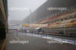 Heavy rain in the pits. 16.04.2016. Formula 1 World Championship, Rd 3, Chinese Grand Prix, Shanghai, China, Qualifying Day.