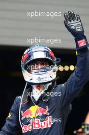 Daniel Ricciardo (AUS) Red Bull Racing. 16.04.2016. Formula 1 World Championship, Rd 3, Chinese Grand Prix, Shanghai, China, Qualifying Day.