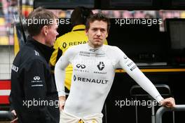 (L to R): Alan Permane (GBR) Renault Sport F1 Team Trackside Operations Director with Jolyon Palmer (GBR) Renault Sport F1 Team. 16.04.2016. Formula 1 World Championship, Rd 3, Chinese Grand Prix, Shanghai, China, Qualifying Day.