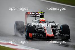Esteban Gutierrez (MEX) Haas F1 Team VF-16. 16.04.2016. Formula 1 World Championship, Rd 3, Chinese Grand Prix, Shanghai, China, Qualifying Day.