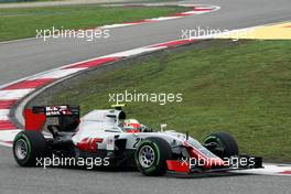 Esteban Gutierrez (MEX) Haas F1 Team VF-16. 16.04.2016. Formula 1 World Championship, Rd 3, Chinese Grand Prix, Shanghai, China, Qualifying Day.
