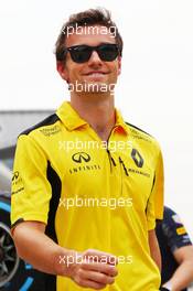 Jolyon Palmer (GBR) Renault Sport F1 Team. 14.04.2016. Formula 1 World Championship, Rd 3, Chinese Grand Prix, Shanghai, China, Preparation Day.