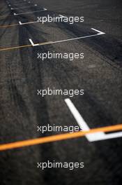 Grid markings on the start / finish straight. 14.04.2016. Formula 1 World Championship, Rd 3, Chinese Grand Prix, Shanghai, China, Preparation Day.