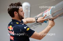 Red Bull Racing mechanic prepares in the pits. 14.04.2016. Formula 1 World Championship, Rd 3, Chinese Grand Prix, Shanghai, China, Preparation Day.