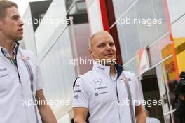 (L to R): Paul di Resta (GBR) Williams Reserve Driver with Valtteri Bottas (FIN) Williams. 13.05.2016. Formula 1 World Championship, Rd 5, Spanish Grand Prix, Barcelona, Spain, Practice Day.