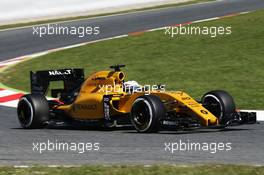 Kevin Magnussen (DEN) Renault Sport F1 Team RS16. 13.05.2016. Formula 1 World Championship, Rd 5, Spanish Grand Prix, Barcelona, Spain, Practice Day.