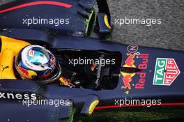 Daniel Ricciardo (AUS) Red Bull Racing RB12 running flow-vis paint. 13.05.2016. Formula 1 World Championship, Rd 5, Spanish Grand Prix, Barcelona, Spain, Practice Day.