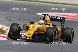 Kevin Magnussen (DEN) Renault Sport F1 Team RS16. 13.05.2016. Formula 1 World Championship, Rd 5, Spanish Grand Prix, Barcelona, Spain, Practice Day.