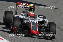 Esteban Gutierrez (MEX) Haas F1 Team VF-16. 13.05.2016. Formula 1 World Championship, Rd 5, Spanish Grand Prix, Barcelona, Spain, Practice Day.